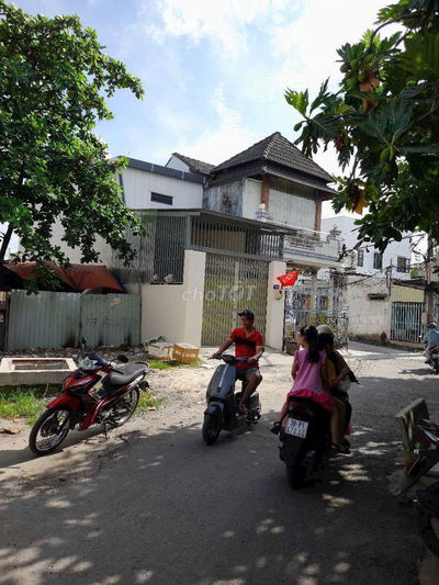 ĐẤT THỔ CƯ GẦN CHỢ VÀ TRƯỜNG HỌC HẺM THÔNG CÁCH ĐG VĨNH LỘC 200M