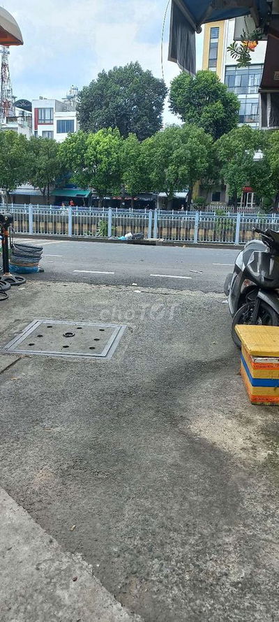 Cho thuê nhà nguyên căn ngay Hoàng Sa thông Trần Văn Đang, Q3, giá 8tr