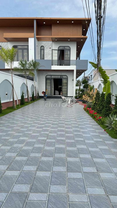Biệt Thự Sân Vườn Siêu Đẹp  - Ven Sài Gòn