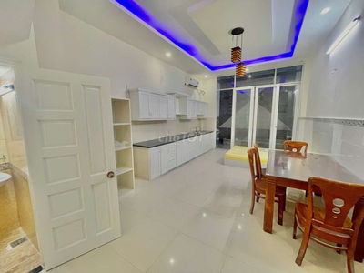 Căn hộ tầng trệt có sân sau siêu thoáng