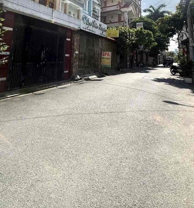 nhà mặt tiền, xe hơi thông. chỉ hơn 1tỷ