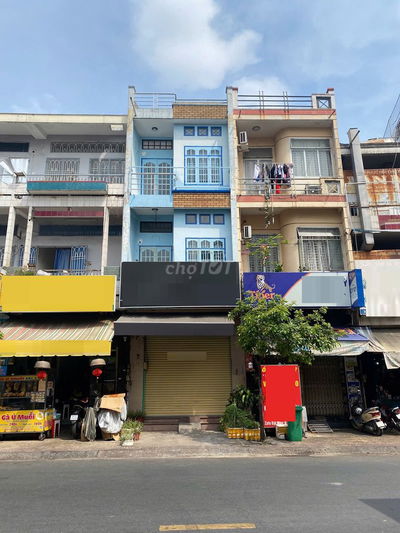 Nhà MT Tân Sơn Nhì ngay ngã tư Nguyễn Xuân Khoát