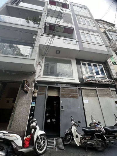 9 Chdv Q.3 ÔTÔ 1 TRỤC THẲNG BỜ KÈ HOÀNG SA, 3,3 x 13,5m 9 phòng 10wc