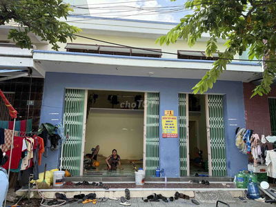 - Bán nhà mặt tiền 7,5m lề 3m đường Phan Huy Ích ngay sát bờ sông Hàn