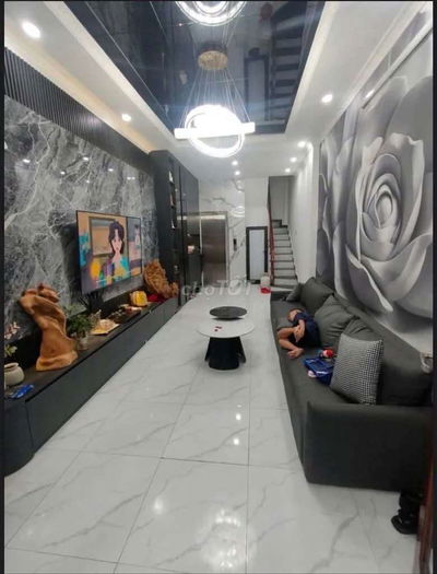 Nhà Đại Từ 38m 5Tâng Vị Trí Dẹp Gần ô Tô