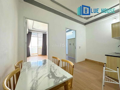 căn hộ 2 phòng ngủ + ban công + full nội thất Quận 11