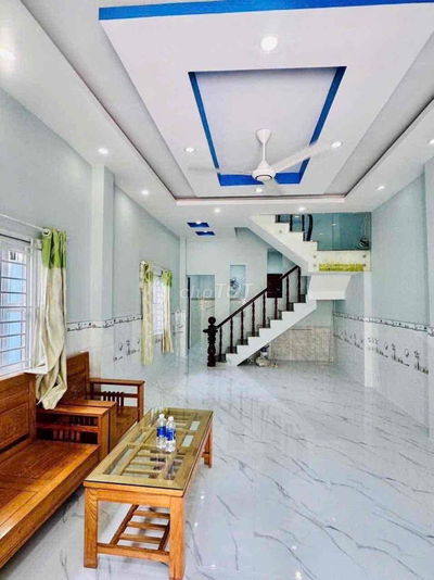 nhà thạnh lộc gồm 3 phòng hẻm xe hơi giá 8tr có máy lạnh
