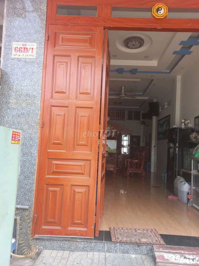 Phòng trọ giá rẻ, sạch sẽ, an ninh tốt.