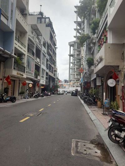 Ngay Lũy Bán Bích, 4 tầng, 68m2, hẽm ô tô, gần mặt tiền. Bán gấp