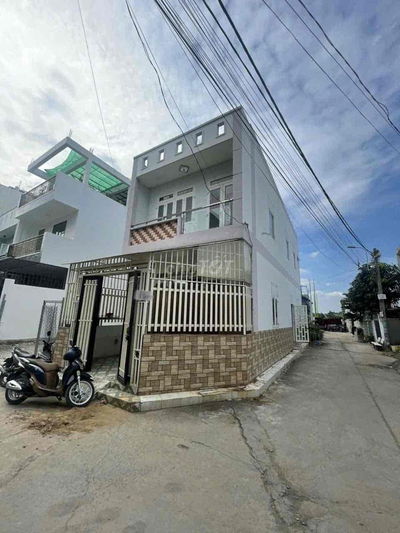 NHÀ GÓC 2 MT - TRỆT LẦU - HẺM 5M - ĐÌNH PHONG PHÚ