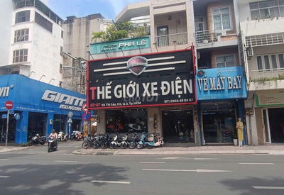 Cho thuê mặt bằng góc 2 mặt tiền quận 3 ngang 8m giá chỉ 60tr