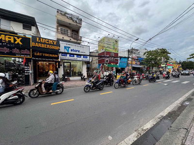 Cần sang nhượng lại mặt bằng kinh doanh Vị Trí đẹp , sầm uất bậc nhất