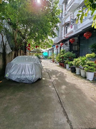 Bán nhà sổ hồng chung 3 căn 1 xổ được ẩn số chính đất thổ cư