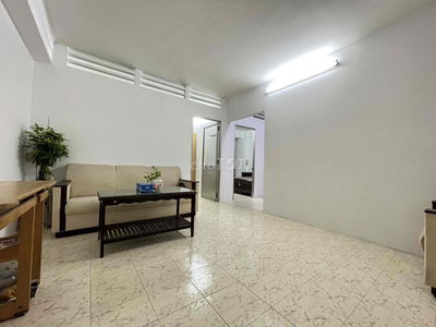 Bán căn hộ miếu nổi 54m 2pn 1wc nhà trống view cầu Hoàn Hoa Thám