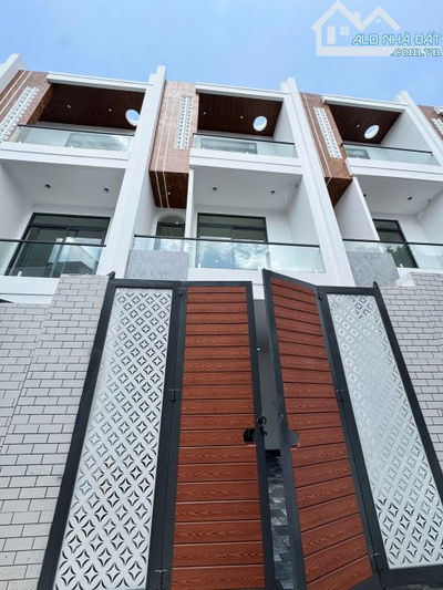 Nhà 3 tầng Hẻm Vạn Xuân - Cách ngã 6 3,5km - thổ cư 100%