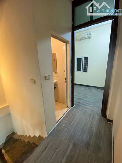 Cho thuê nhà riêng ở Hoàng quốc việt 3 tầng x 37m2 đủ đồ như ảnh