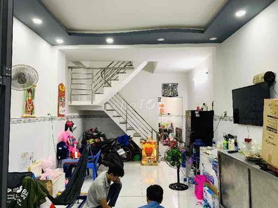 MẶT TIỀN KINH DOANH NGAY PHỐ ẨM THỰC Q11 - 3 TẦNG - Ở VÀ KINH DOANH