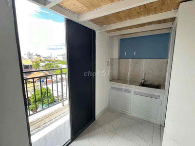 CĂN HỘ BAN CÔNG GẦN LOTTE QUẬN 7
