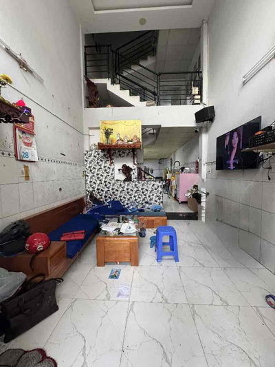 Nhà 3 tầng sát Công viên Bình Phú, 60m², hẻm thông, nhỉnh 4 tỷ