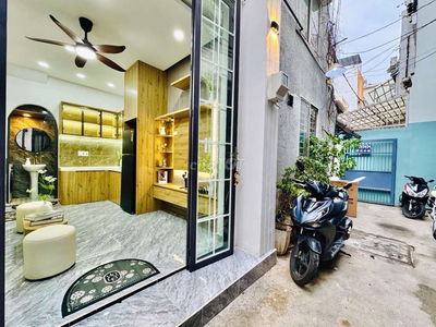 Bán Nhà, nhỏ đẹp Huỳnh Văn bánh P 13 P N , giá chỉ,4,88Tỷ