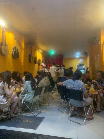 cho thuê cửa hàng Kinh doanh.DT 60m² MT 5m vỉa hè rộng. Giá thuê 14tr.