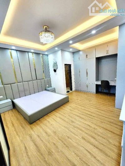 SIÊU HIẾM NHÀ ĐẸP PHỐ TRẠM - LONG BIÊN. DT: 100M2 X 8 TẦNG–THANG MÁY  FULL NỘI THẤT BẠC