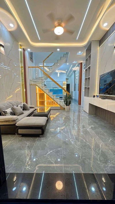 BÁN NHÀ MỚI FUNL NỘI THẤT SỔ HỒNG RIÊNG GẦN CHỢ BÀ ĐIỂM