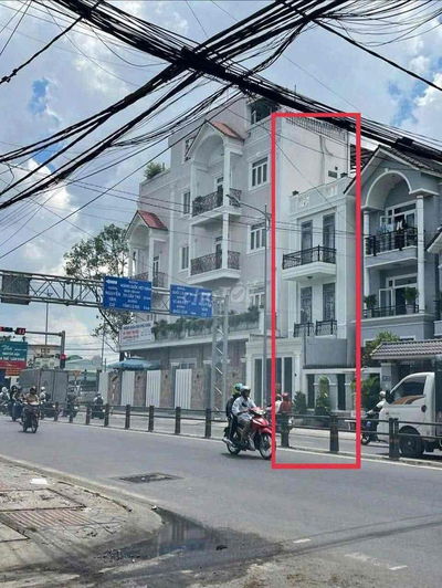 Nhà 1 trệt 3 lầu mặt tiền đường Trần Hoàng Na gần góc Nguyễn Văn Cừ