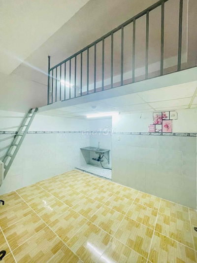 Phòng gác bếp wc giờ tự do ko chung chủ thang máy