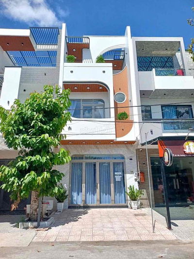Nhà 2 lầu Mới 100% Full Nội thất đường D4 kdc Hồng Loan gần bx Can tho