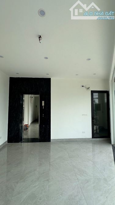 Cho thuê tòa nhà Bà Triệu, Hoàn Kiếm – Vị trí đắc địa
