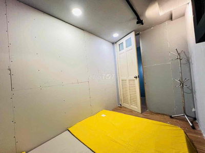 Cho thuê 2 Phòng Ngủ lớn full nội thất gần cầu Nguyễn Văn Cừ