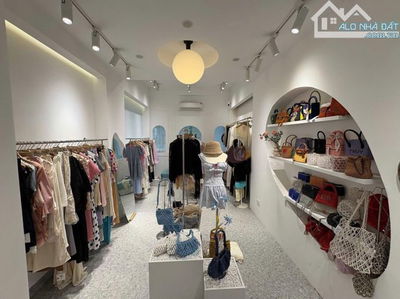 Cho thuê mặt bằng phố Tràng Tiền – Hoàn Kiếm, 145m², mặt tiền 7,5m, giá 280tr/tháng