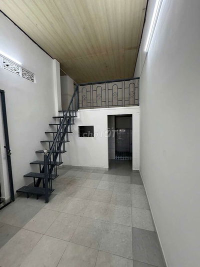 Duplex nhà nguyên căn 1 trệt 1 lửng 1 lầu