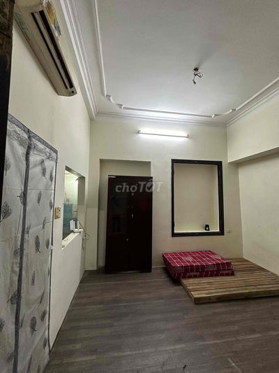 Cho thuê nhà Lạc Trung, Hai Bà Trưng. 50m2 x 3 Tầng. 4 ngủ. 11 triệu