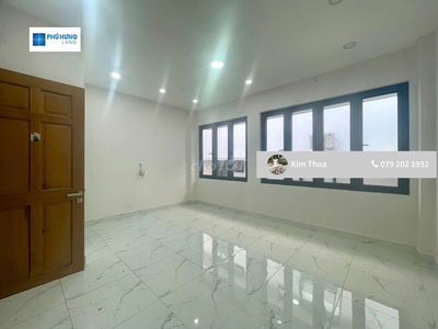Văn phòng Tầng 2, 50m2, ngăn sẵn 02 phòng riêng biệt. Giá 7 tr