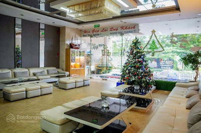 Cần bán khách sạn Nha Trang 3 sao 16 tầng 65 phòng, mặt biển đường Trần Phú
