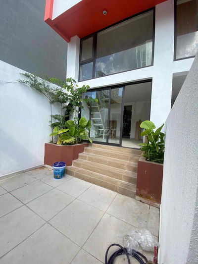 Cho thuê căn hộ duplex sân vườn