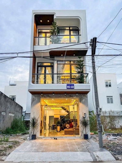 BÁN NHÀ PHỐ 3 TẦNG SỔ HỒNG RIÊNG , DTSD 180M MẶT TIỀN TP THỦ DẦU MỘT