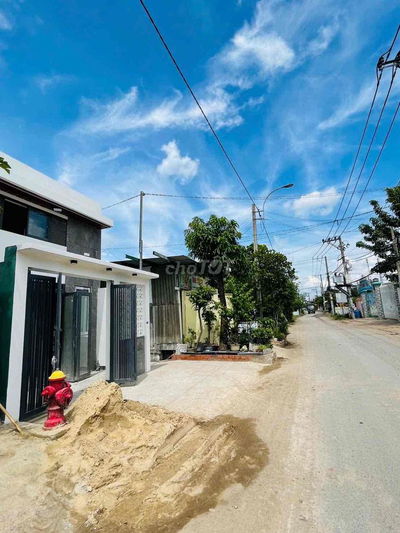 Bán Nhà CCVB Mặt Tiền Đường XTT4 Kinh Doanh Mọi Nghề