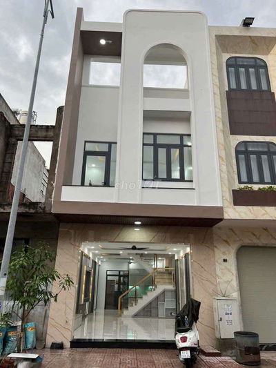Nhà phố kdc Thắng Lợi gần vòng xoay An Phú và Vincon550 Dĩ An