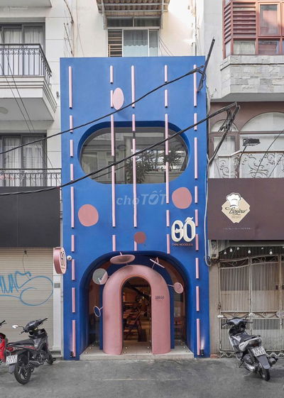 CHO THUÊ NHÀ MẶT TIỀN NGUYỄN TRÃI, QUẬN 1 - HẺM OTO