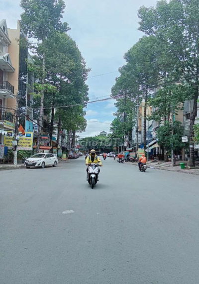 Nhà bán. Mặt tiền đường Ký Con, phường Nguyễn Thái Bình, quận 1.