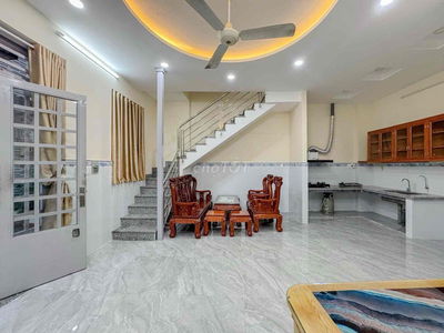 nhà nguyên căn 1 trệt 1 lầu , 1 phòng ngủ full nội thất ngay ĐH VLU