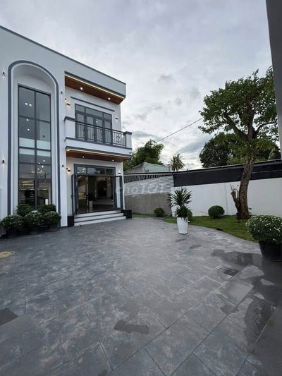 CẦN BÁN NHÀ VƯỜN BIỆT THỰ 3 TỶ 400m2 TRUNG TÂM THÀNH PHỐ HỒ CHÍ MINH