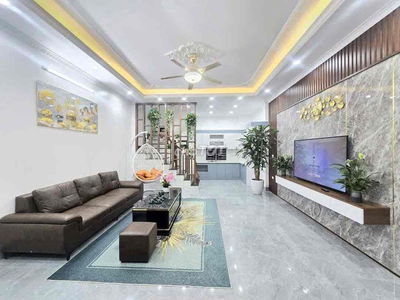 Bán cực gấp! Tôn Thất Tùng, nhà đẹp,ngõ thông,thoáng,kd, full nội thất