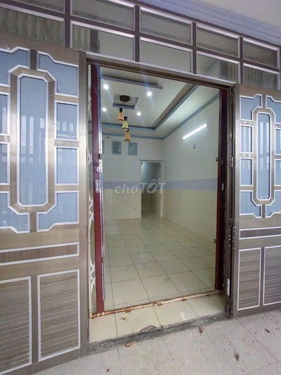 Bán gấp căn nhà đang cho thuê 4tr/th, Thới Tam Thôn, Hóc Môn, 710triệu