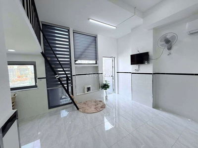 *** 2 phòng Duplex bancol và cửa sổ thoáng - Trống sẵn ở liền