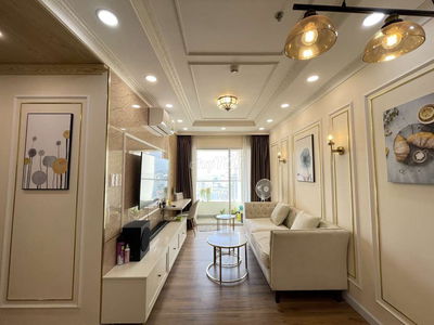 *** Cần cho thuê nhanh CHCC the Gold View.2pn giá 16tr/ tháng ***