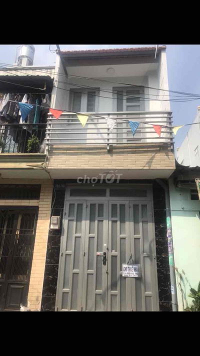 NHÀ Ở NGUYÊN CĂN GV THÔNG GẦN CHỢ , TRUONG HOC GIÁ BÌNH DÂN